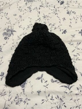 🎉3 for 15🎉 Joe Fresh Black Knit Pom-Pom Earflap Hat